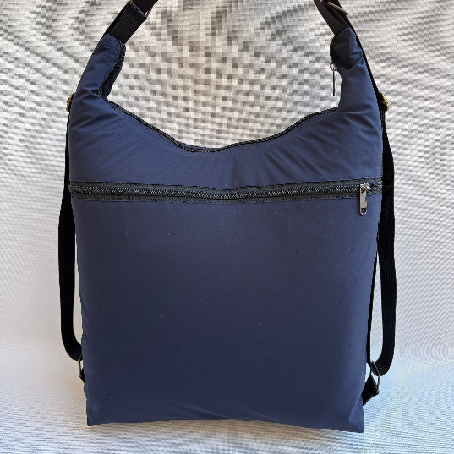 Mochila - Bolso - Tote Bag - Impermeable · Mutifunción · "Nepal" Color Azul Marino · Súper ligera · Pieza 18356