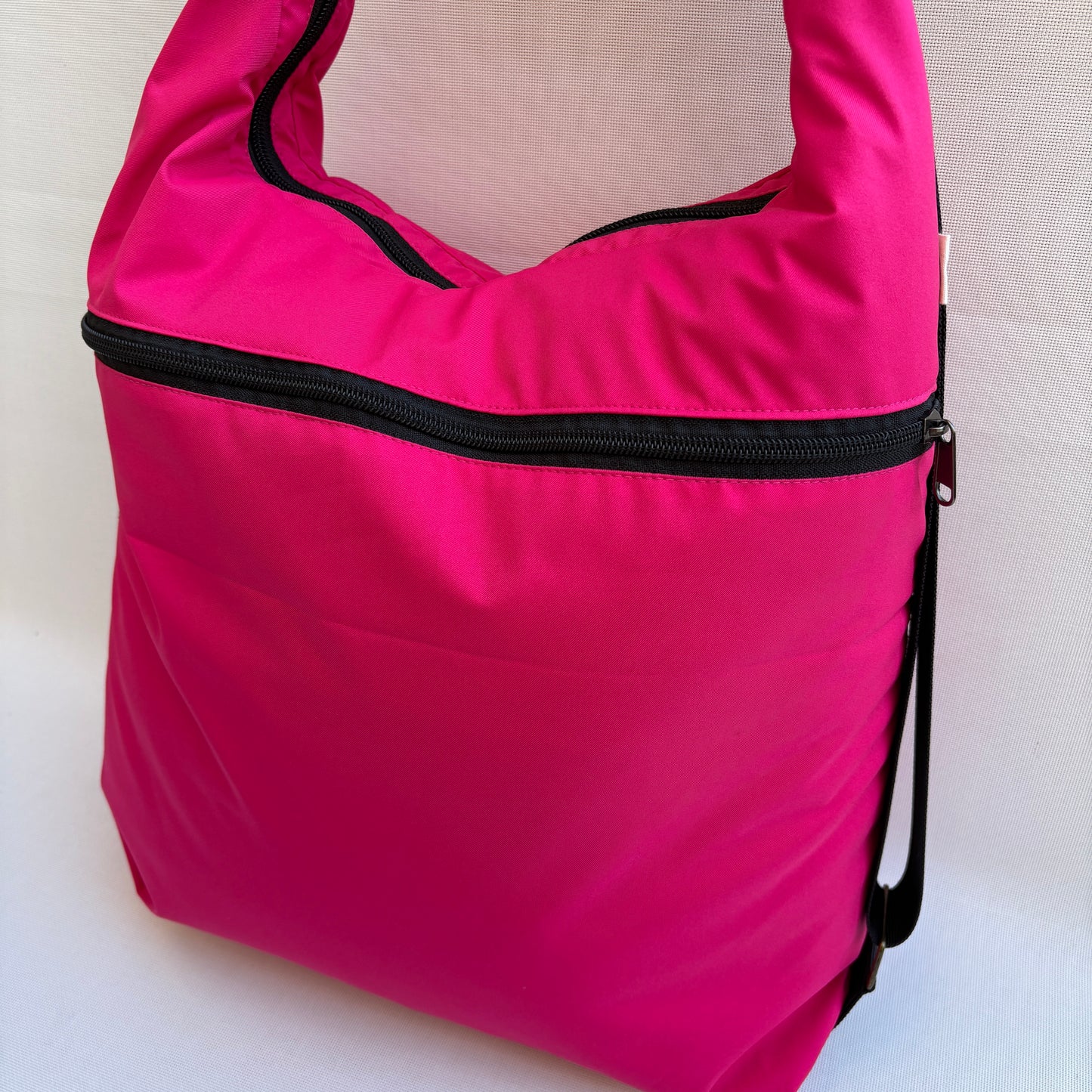 Mochila - Bolso - Tote Bag - Impermeable · Mutifunción · "Nepal" Color Rosa · Súper ligera · Pieza 18357