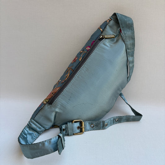 Riñonera - Bandolera Retrochic Mónica “Blue Floral Garden” · Pieza Única Núm. 19162
