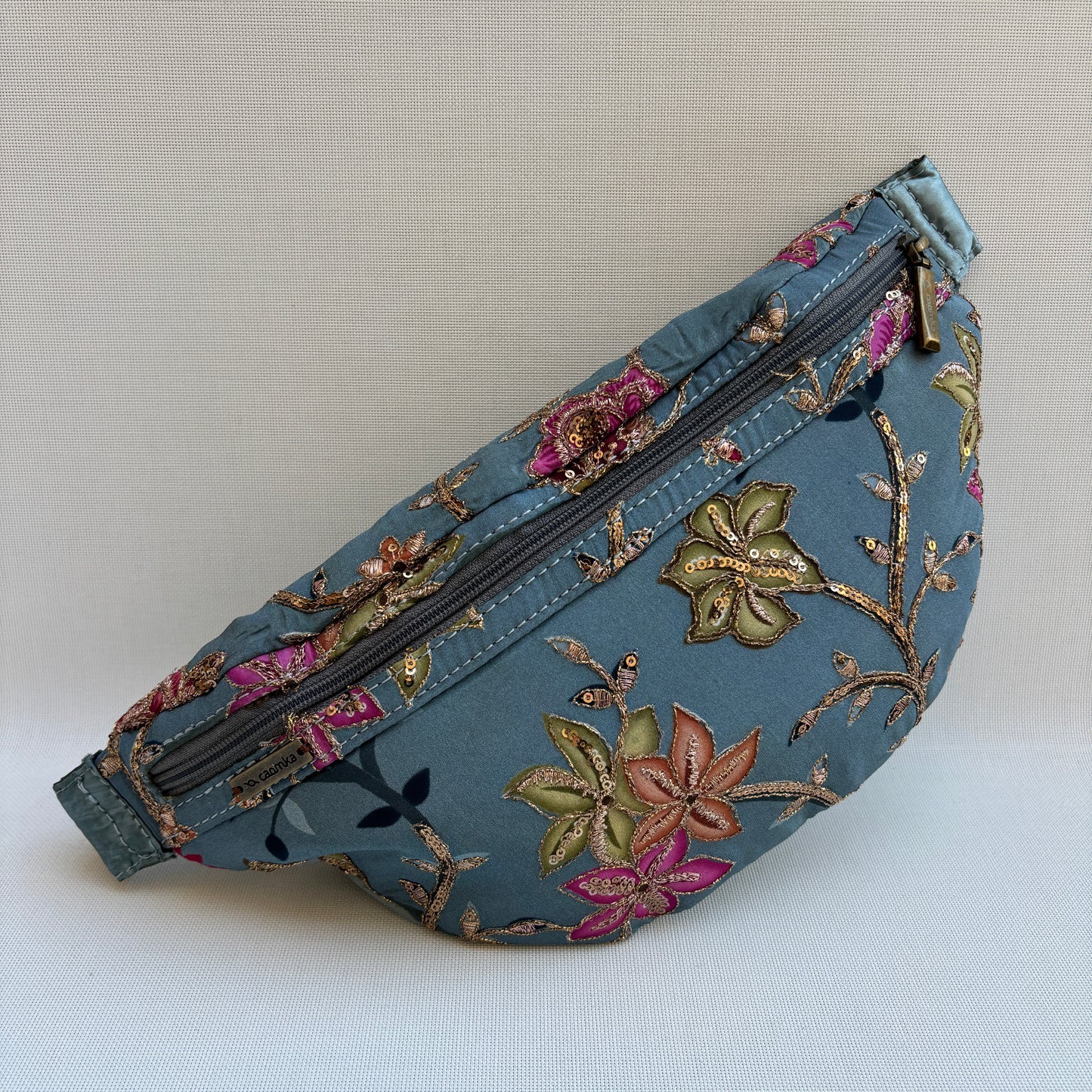 Riñonera - Bandolera Retrochic Mónica “Blue Floral Garden” · Pieza Única Núm. 19162