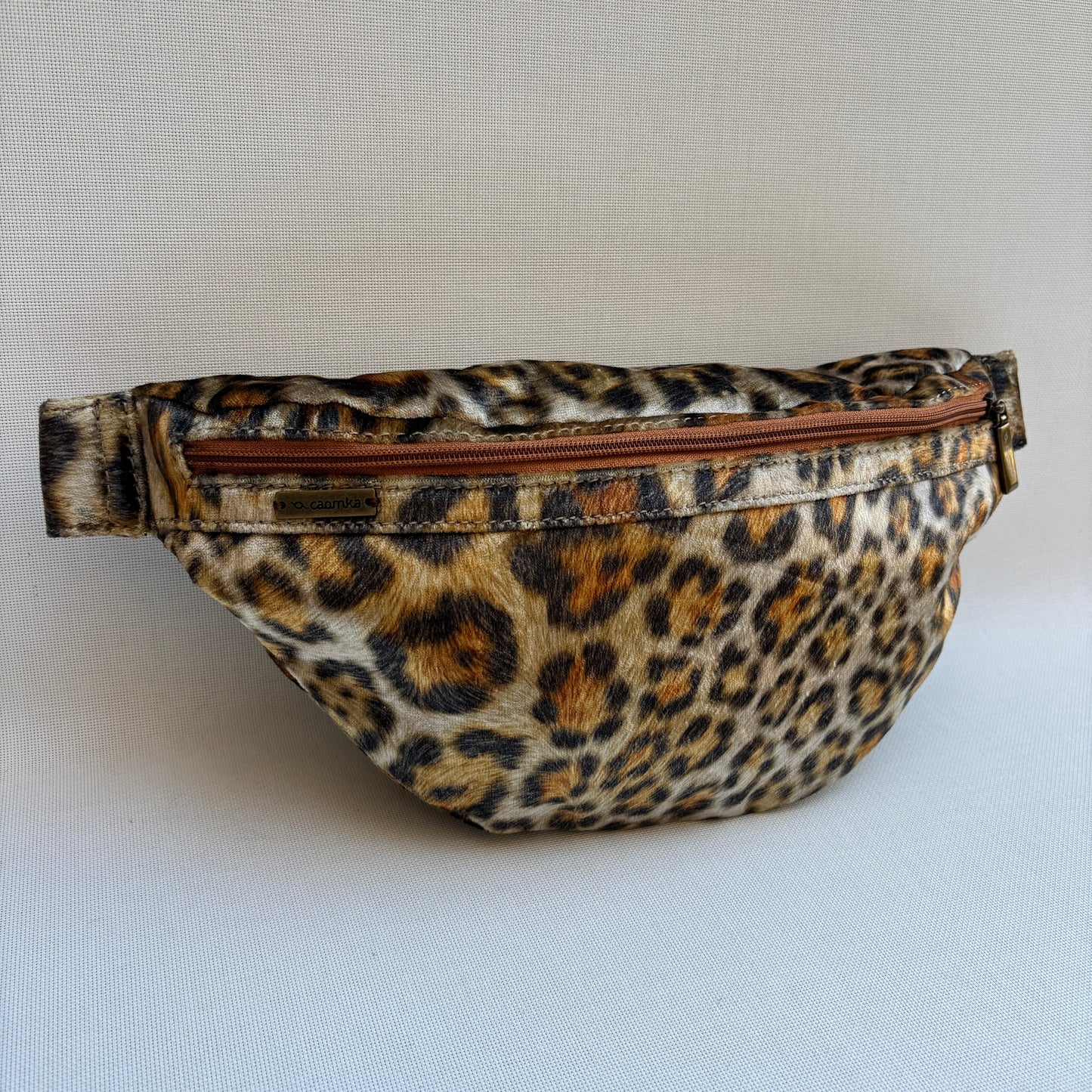Riñonera - Bandolera Retrochic Mónica “Wild Leopard” · Pieza Única Núm. 19160
