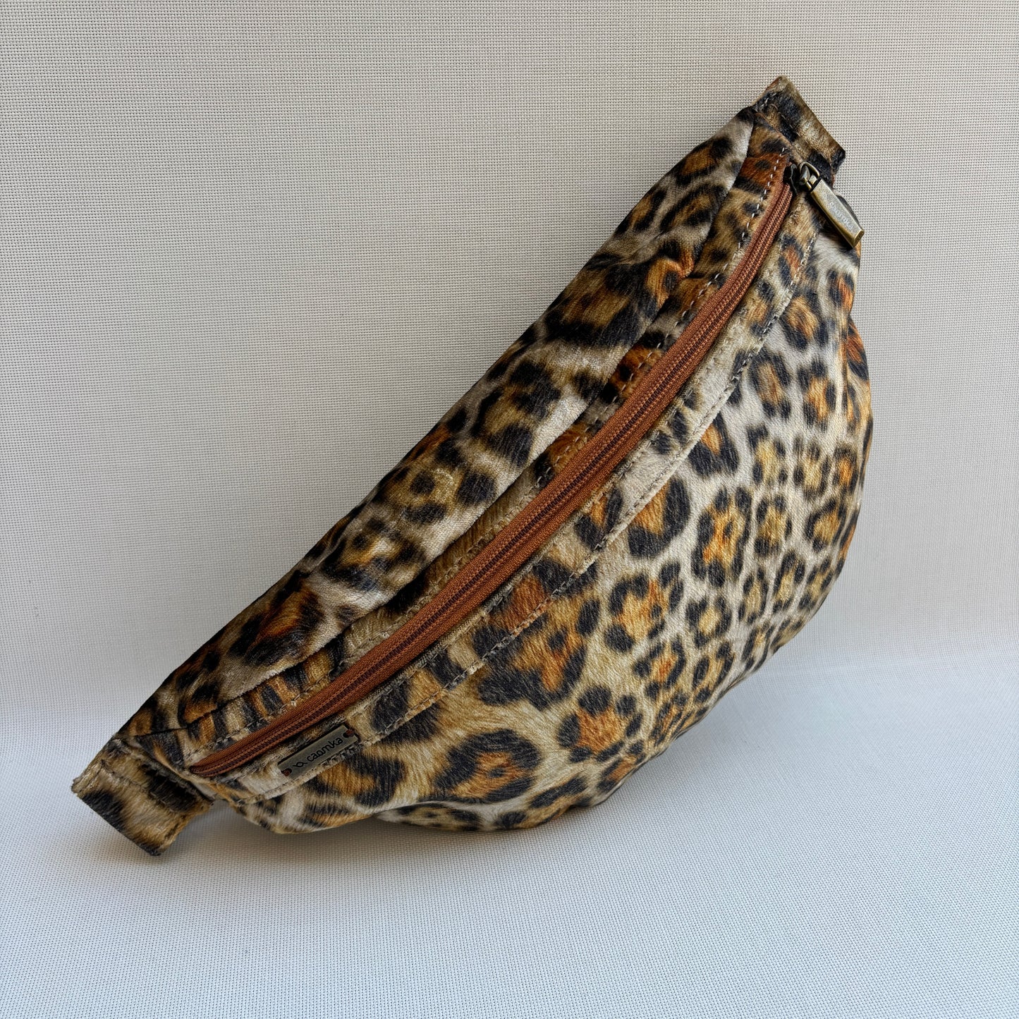 Riñonera - Bandolera Retrochic Mónica “Wild Leopard” · Pieza Única Núm. 19160