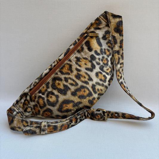 Riñonera - Bandolera Retrochic Mónica “Wild Leopard” · Pieza Única Núm. 19160