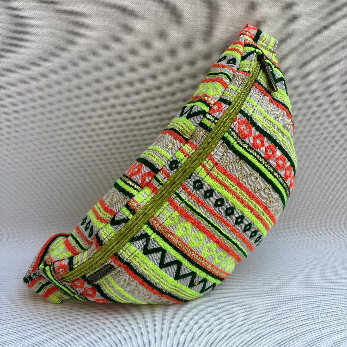 Riñonera - Bandolera Retrochic Mónica “Neon Folk” · Pieza Única Núm. 19159