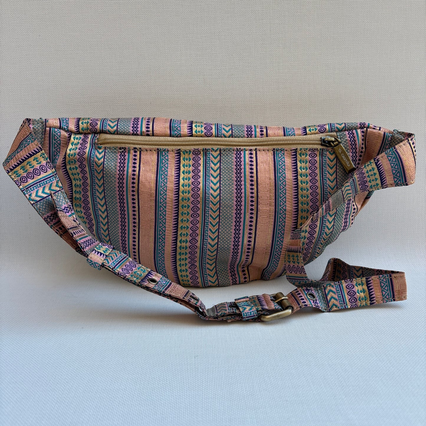 Riñonera - Bandolera Retrochic Mónica “Soft Ethnic Pink” · Pieza Única Núm. 19158