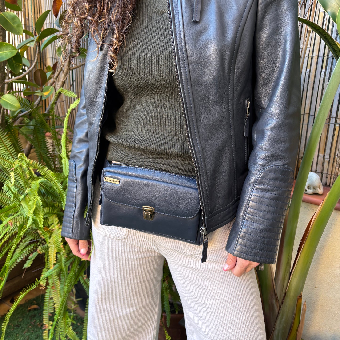 Riñonera Urban Classic · Azul Marino · Piel · Pieza Exclusiva Núm. 18361