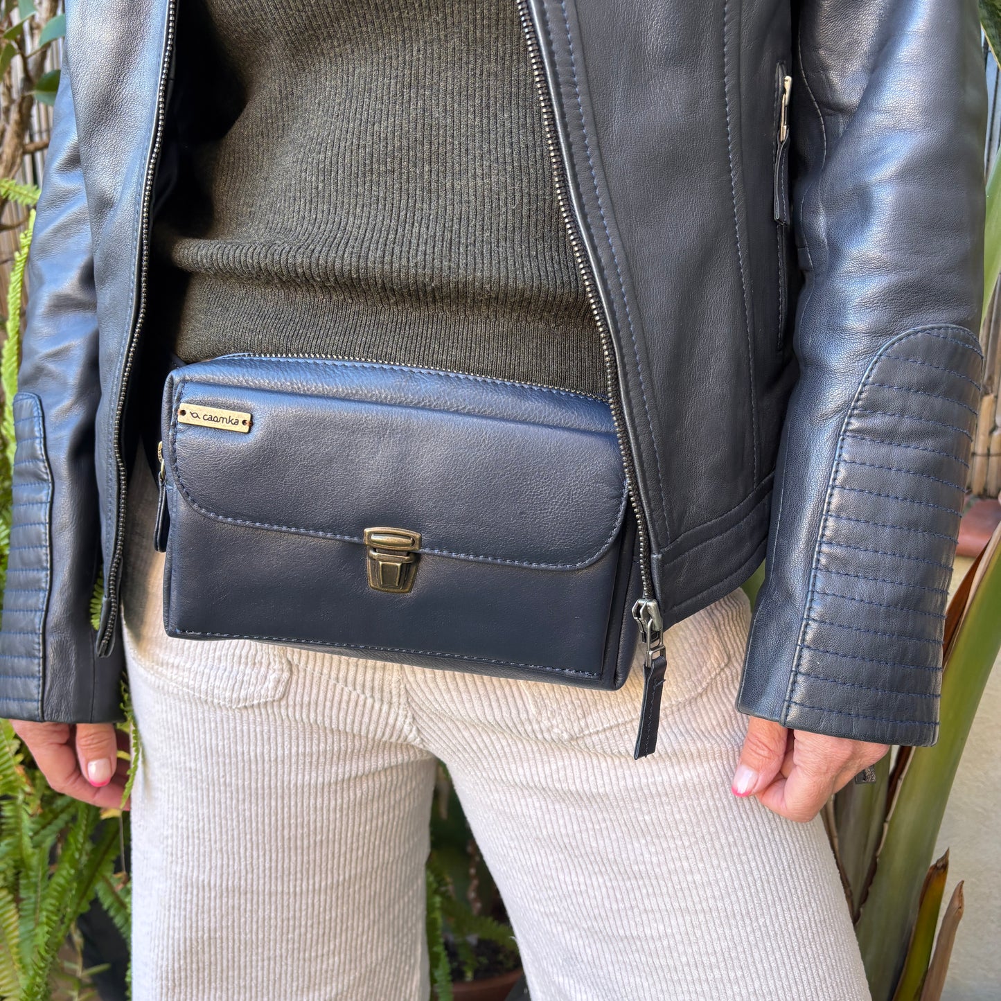 Riñonera Urban Classic · Azul Marino · Piel · Pieza Exclusiva Núm. 18361