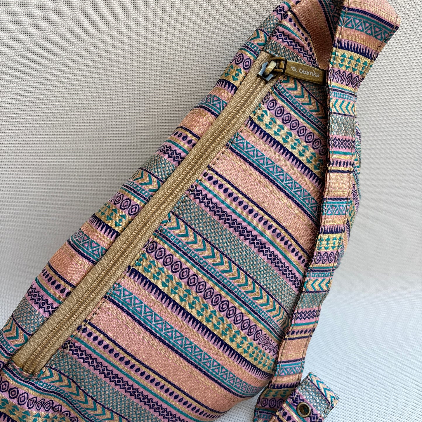 Riñonera - Bandolera Retrochic Mónica “Soft Ethnic Pink” · Pieza Única Núm. 19158