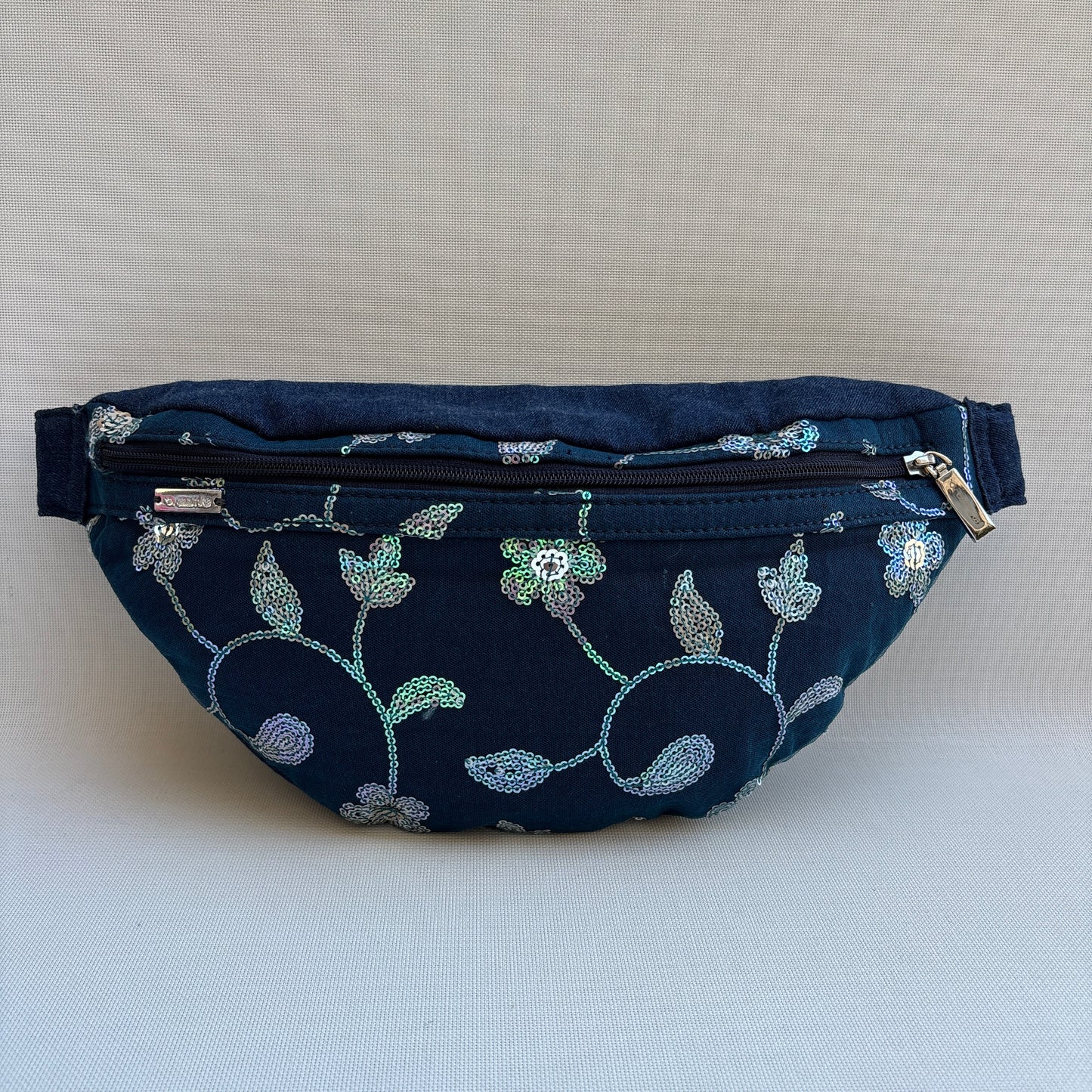 Riñonera - Bandolera Retrochic Mónica “Blue Night Flowers” · Pieza Única Núm. 19156