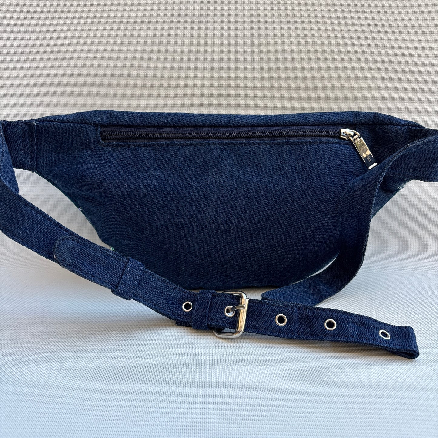 Riñonera - Bandolera Retrochic Mónica “Blue Night Flowers” · Pieza Única Núm. 19156