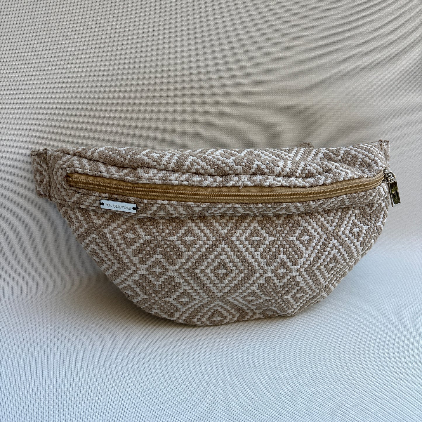 Riñonera - Bandolera Retrochic Mónica “Natural Sand” · Pieza Única Núm. 19155