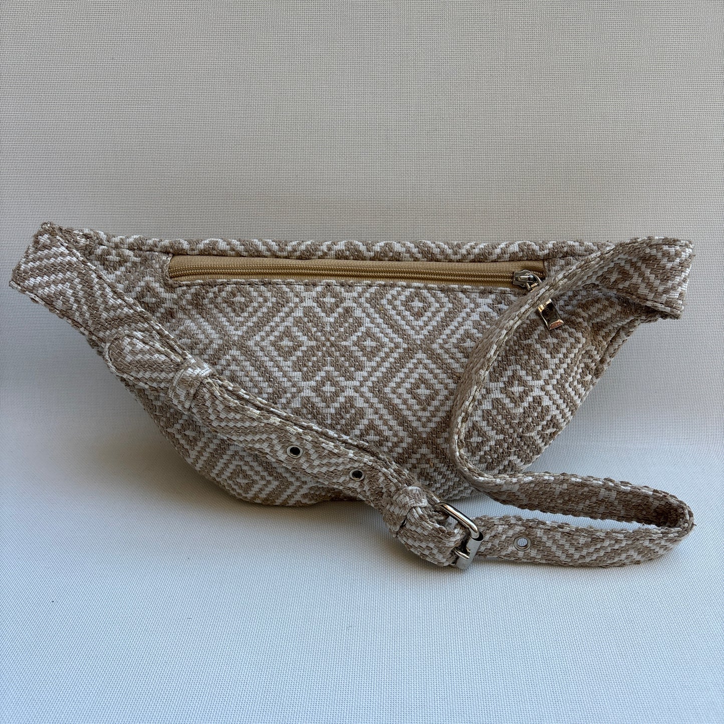 Riñonera - Bandolera Retrochic Mónica “Natural Sand” · Pieza Única Núm. 19155