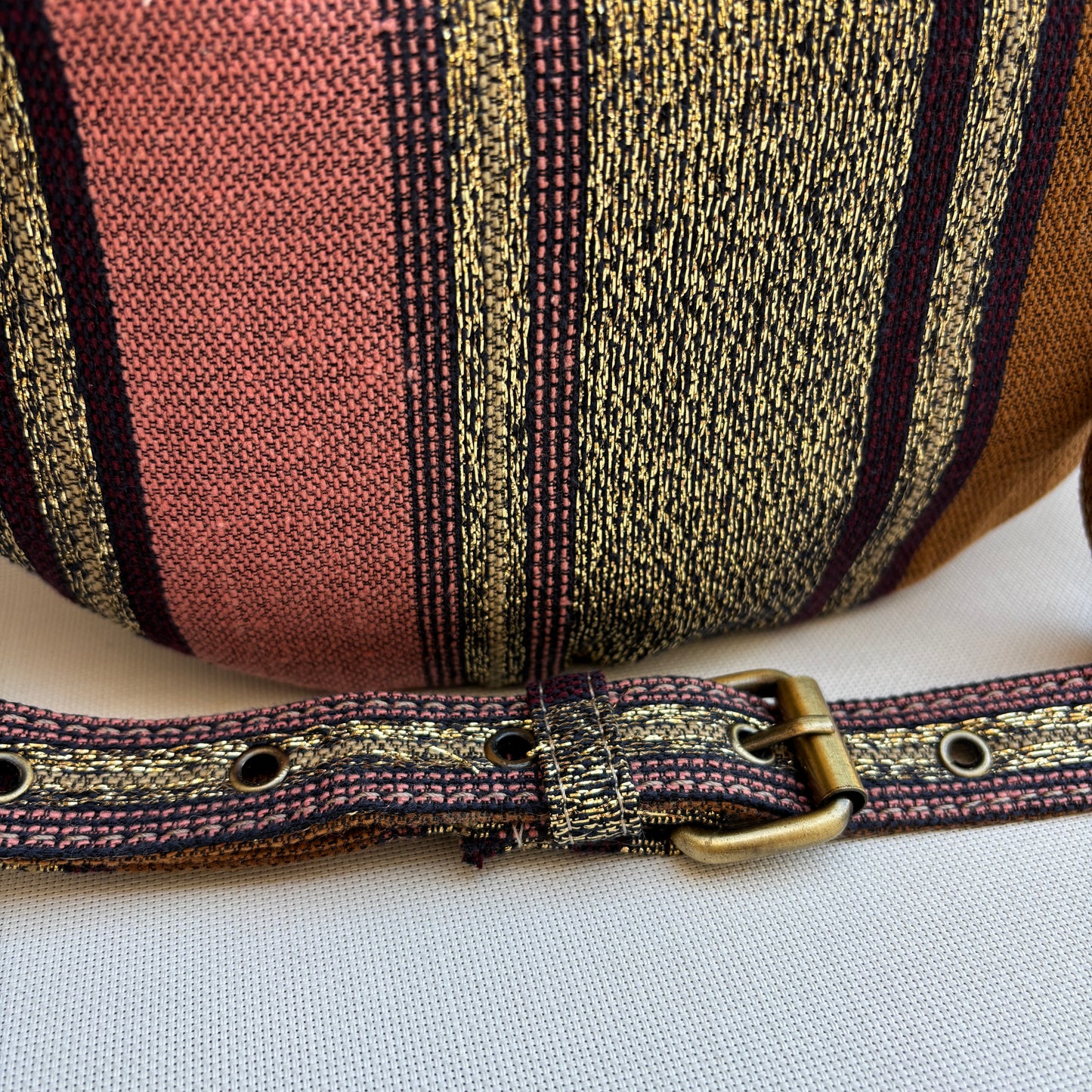 Riñonera - Bandolera Retrochic Mónica “Golden Stripes” · Pieza Única Núm. 19153
