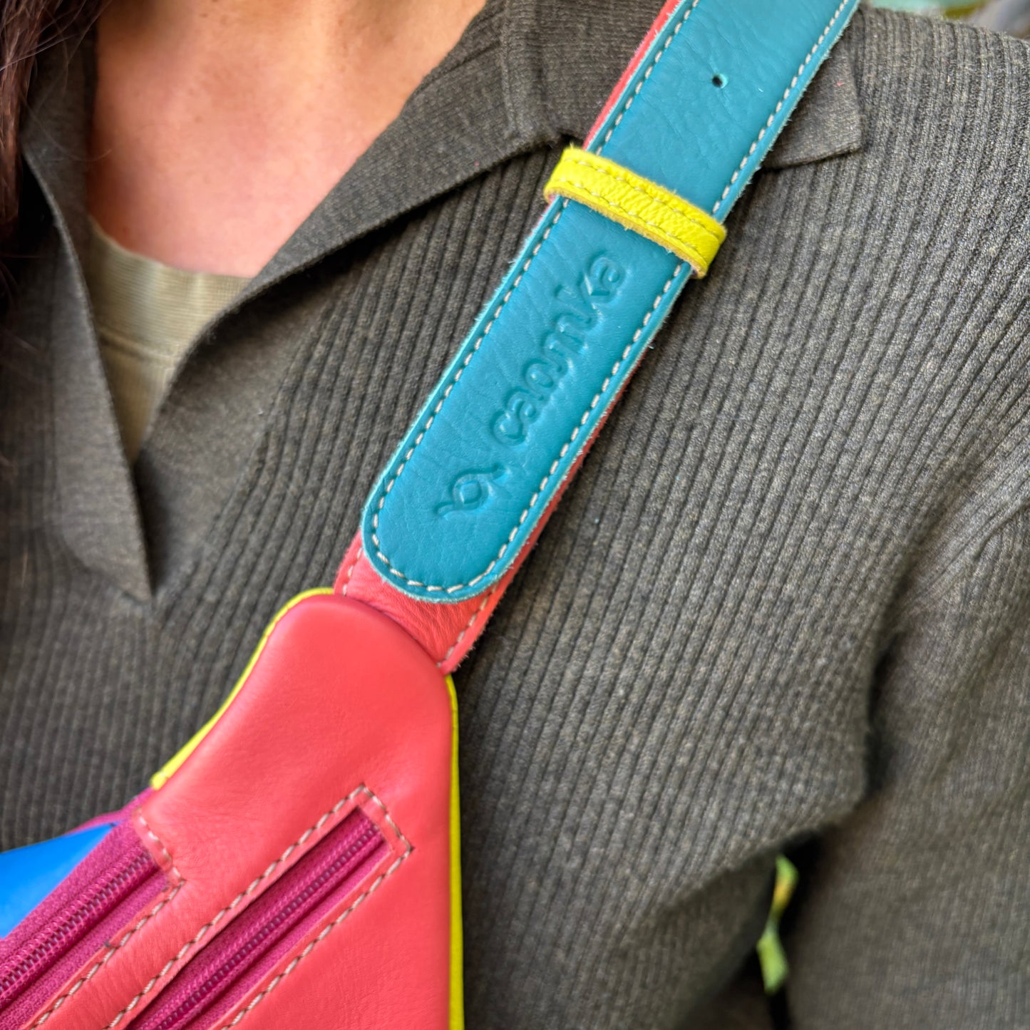 Riñonera RetroChic Happy Colors · Piel · Pieza Única Núm. 18395