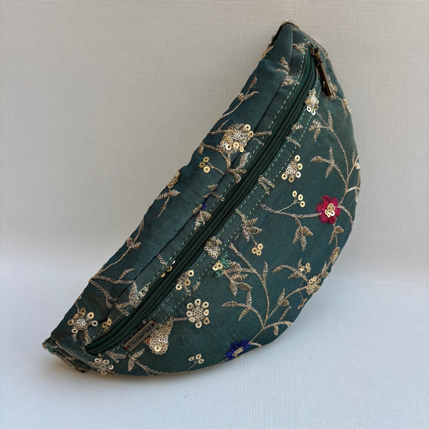 Riñonera - Bandolera Retrochic Mónica “Emerald Garden” · Pieza Única Núm. 19149