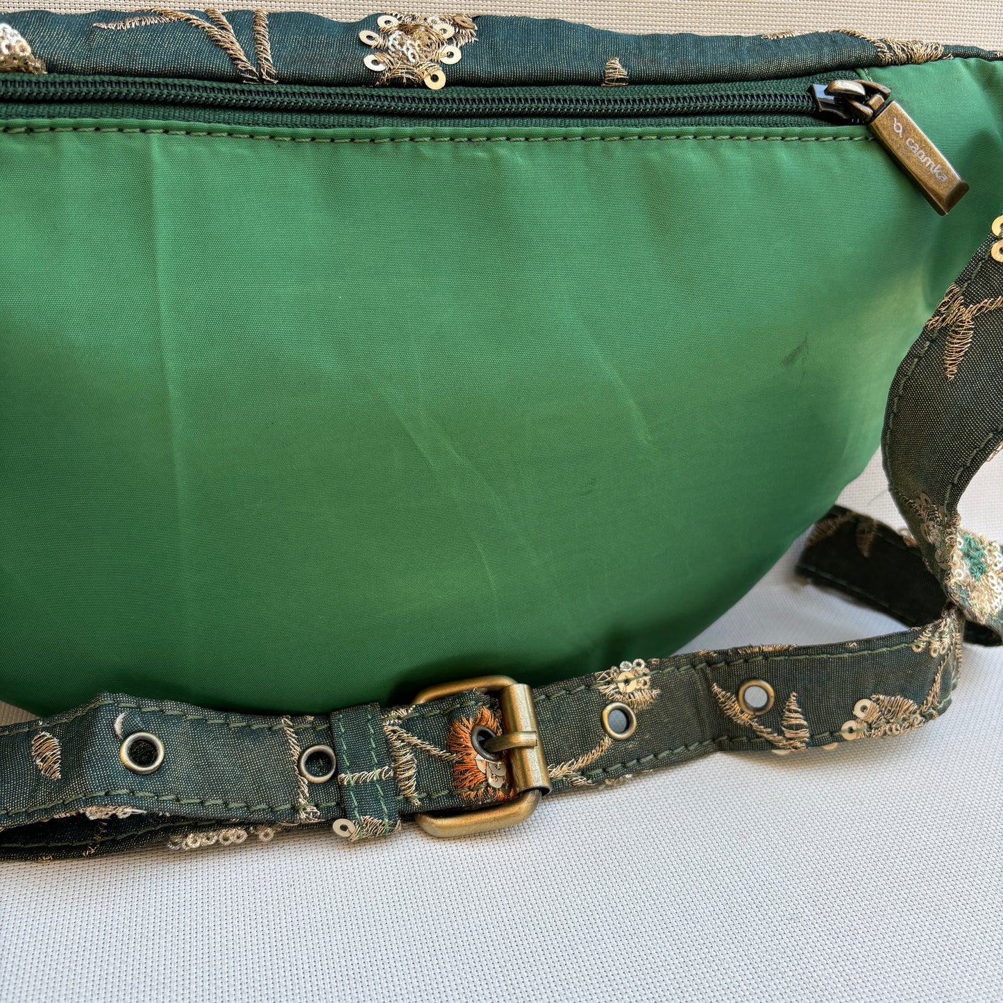 Riñonera - Bandolera Retrochic Mónica “Emerald Garden” · Pieza Única Núm. 19149