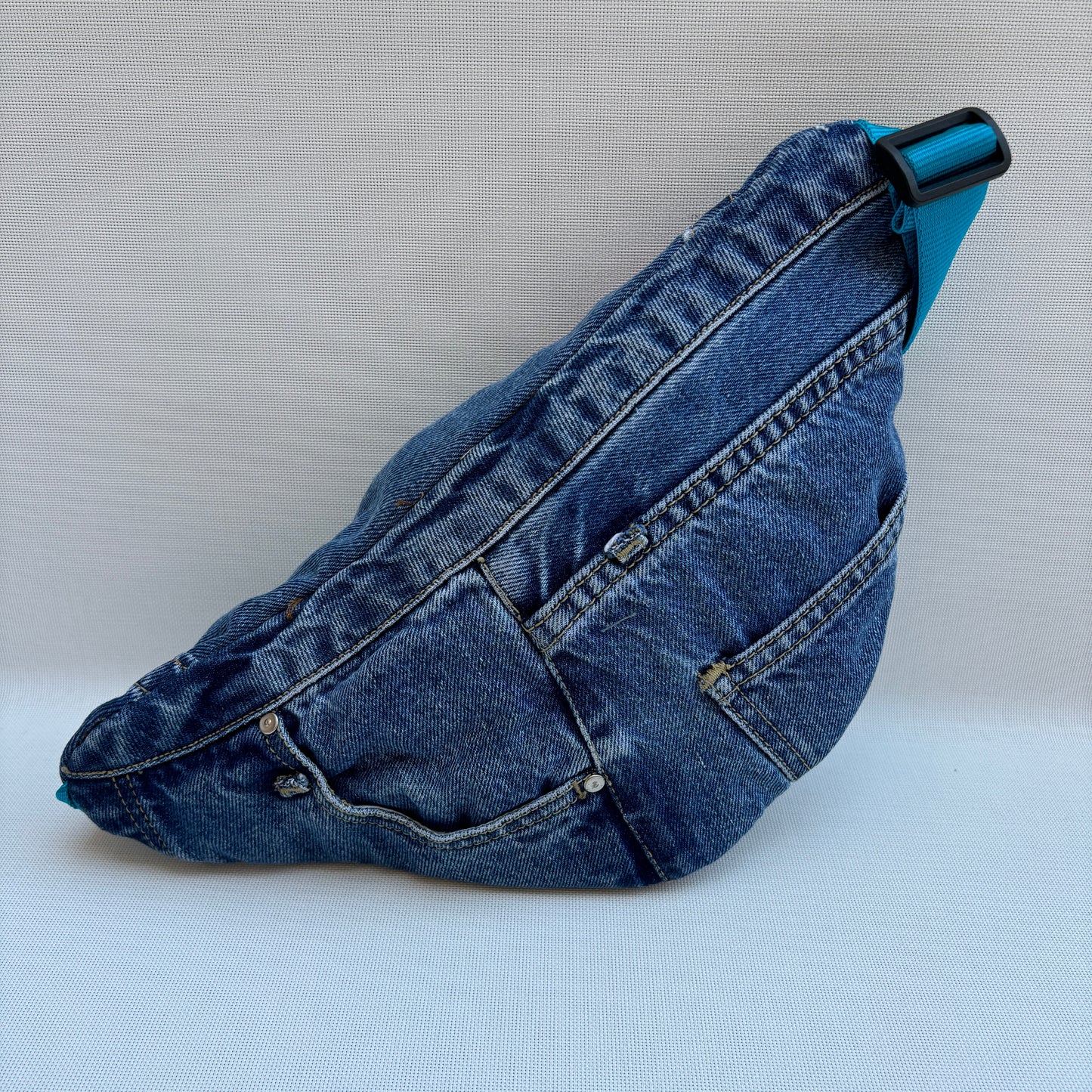 Riñonera Retro Chic ♻️ Jeans Recycled ♻️ · Edición Limitada · Pieza Única Núm. 16607