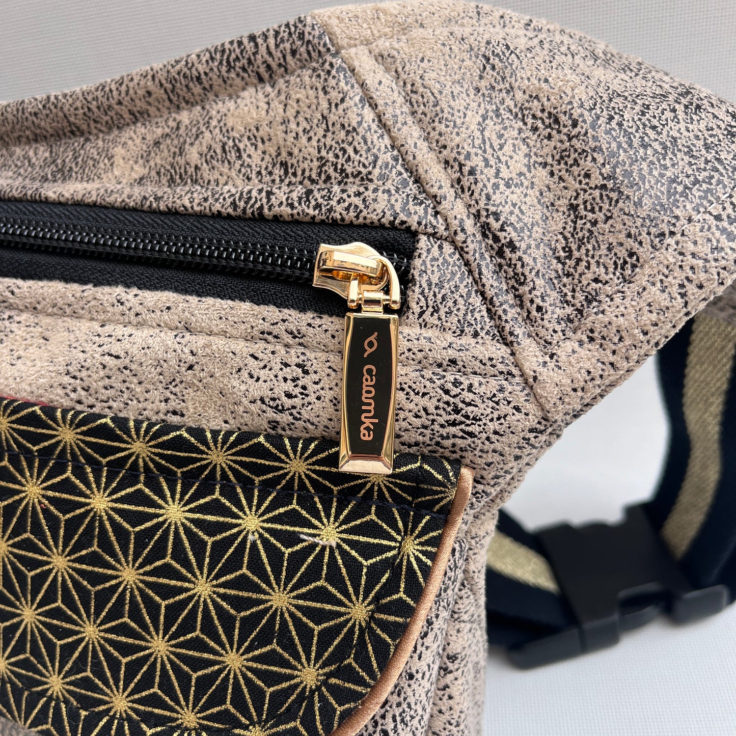 Special Golden Geometric Top + Bolsillo trasero · Pieza Única Núm. 15290
