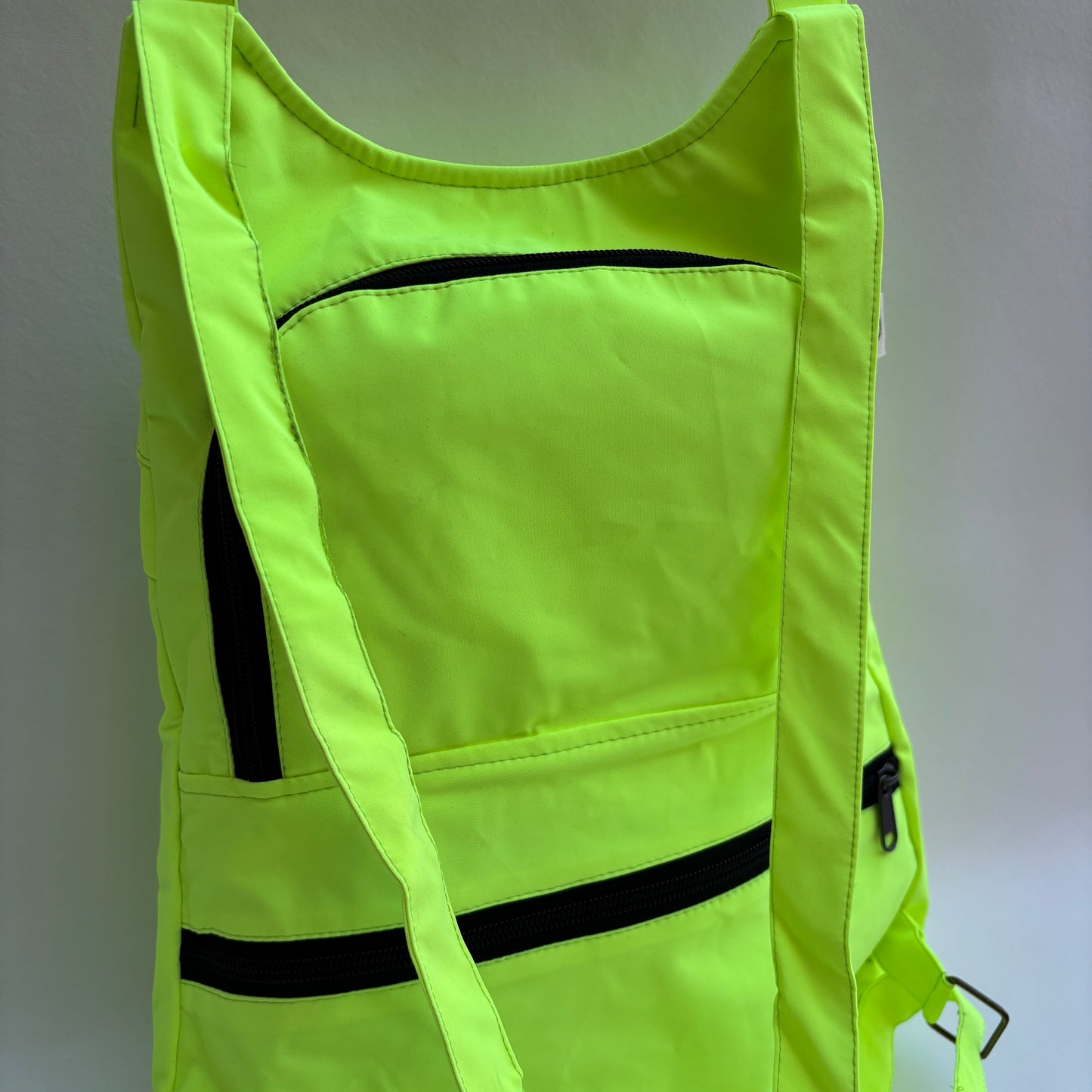 Mochila "Bhaktapur" Verde Fluor · Pieza Exclusiva 19235