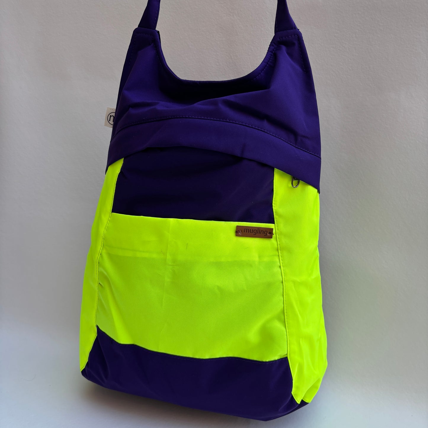 Mochila "Bhaktapur" Verde Fluor + Morado Lila · Pieza Exclusiva 19236