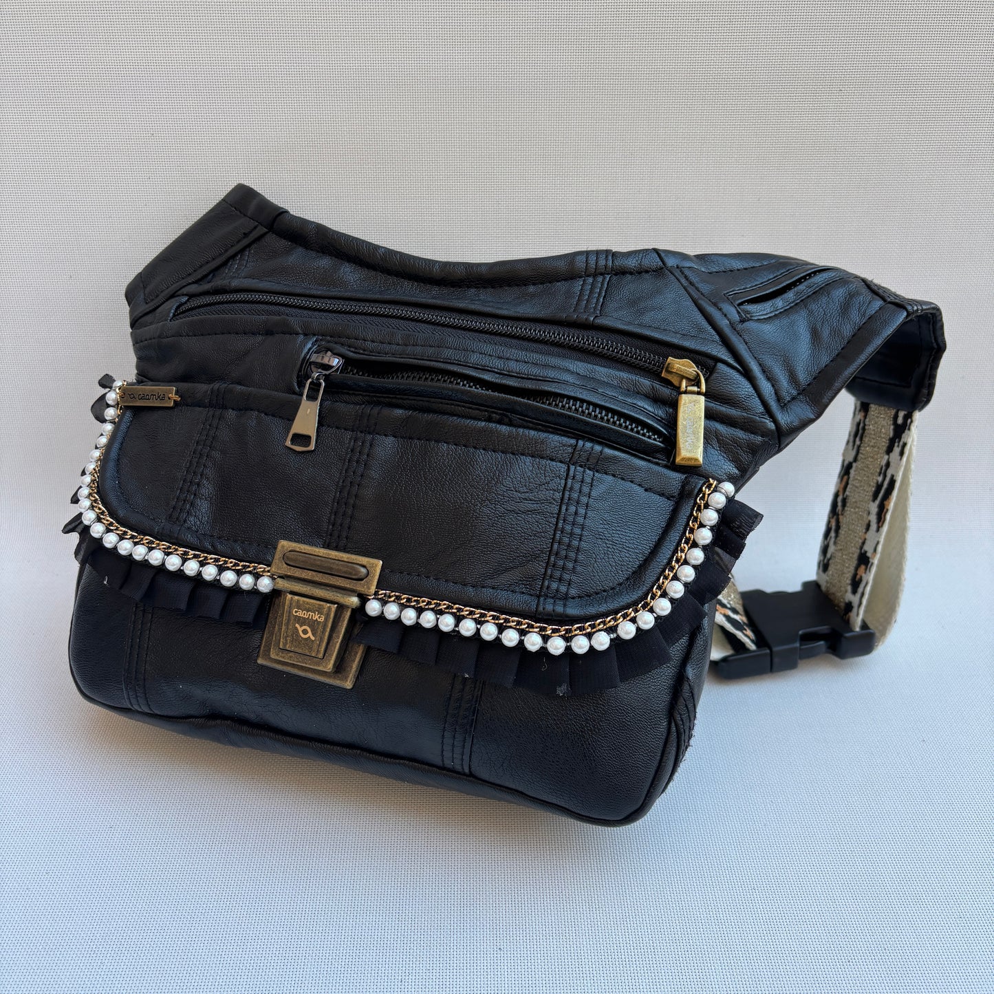 Riñonera "Recycled Black Top" + Bolsillo trasero · Polipiel  · Pieza Única Núm. 16933
