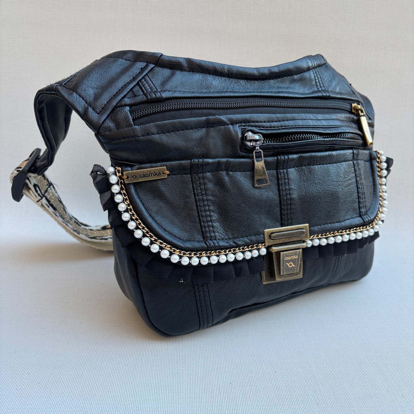 Riñonera "Recycled Black Top" + Bolsillo trasero · Polipiel  · Pieza Única Núm. 16933
