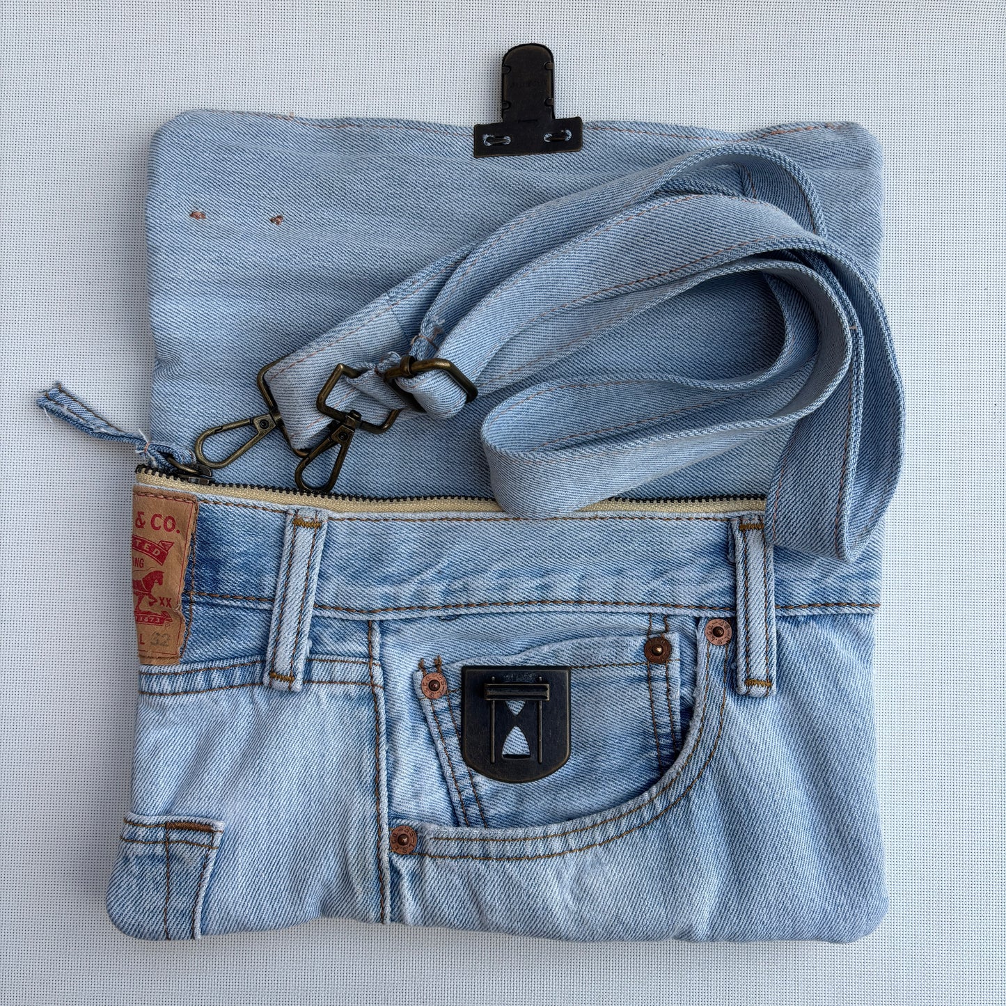 Bolso, bandolera vaquero Levi's ♻️ Jeans Recycled ♻️ · Pieza Única Núm. 17821