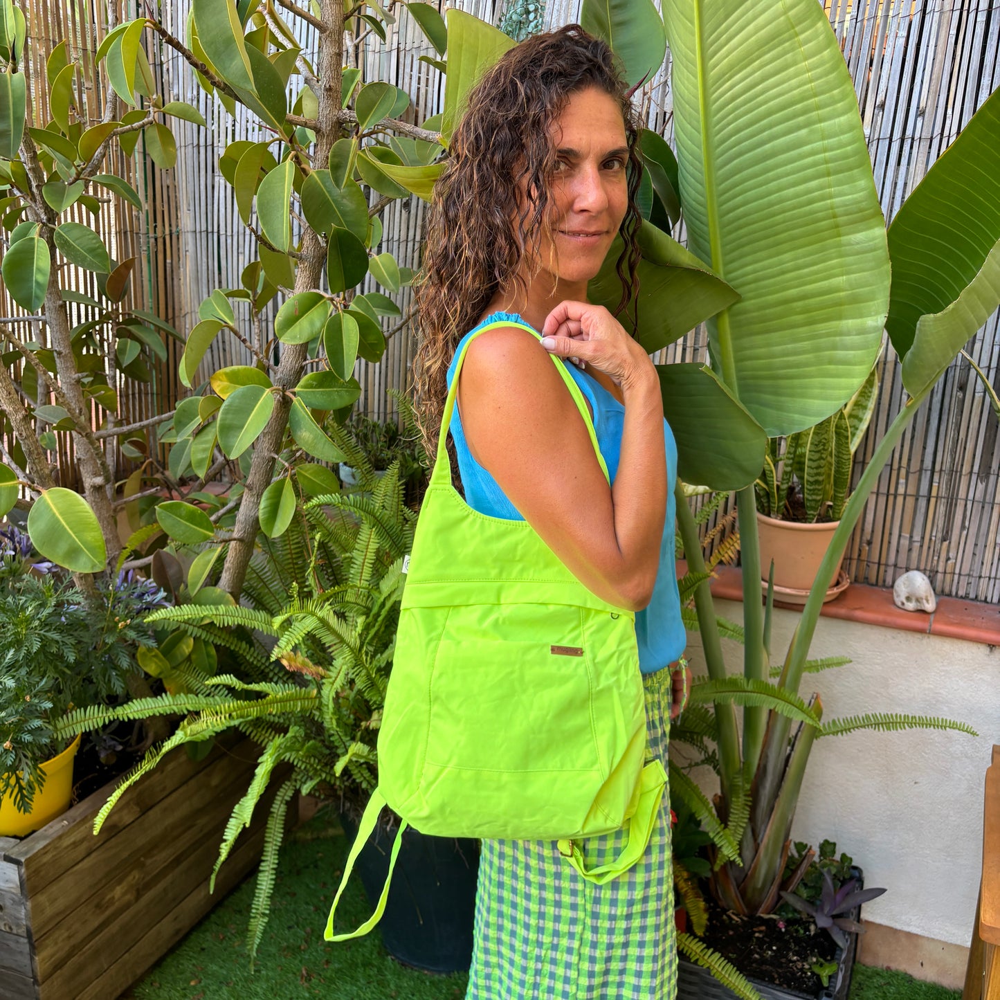 Mochila "Bhaktapur" Verde Fluor · Pieza Exclusiva 19235