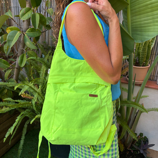 Mochila "Bhaktapur" Verde Fluor · Pieza Exclusiva 19235