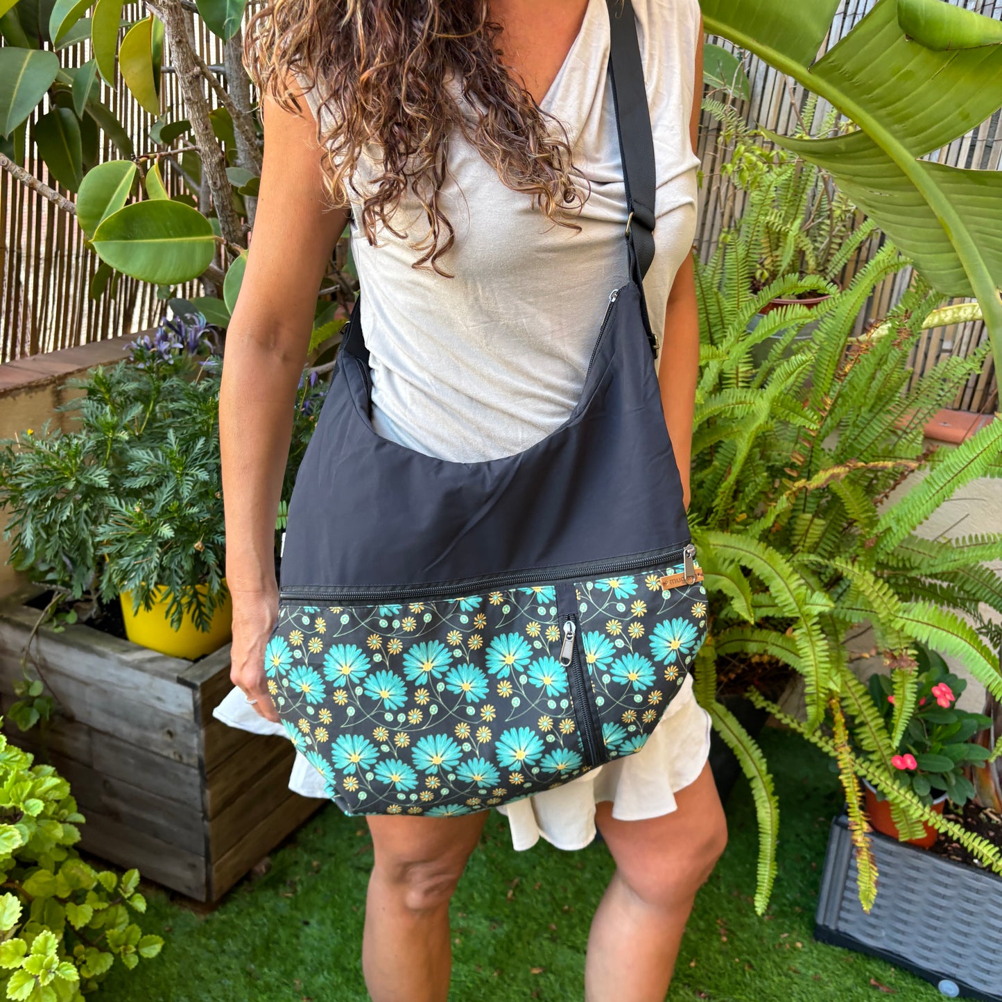 Mochila - Bolso - Tote Bag Impermeable · Multifunción · "Nepal" Turquoise Flowers · Súper ligera · Pieza Núm. 19303