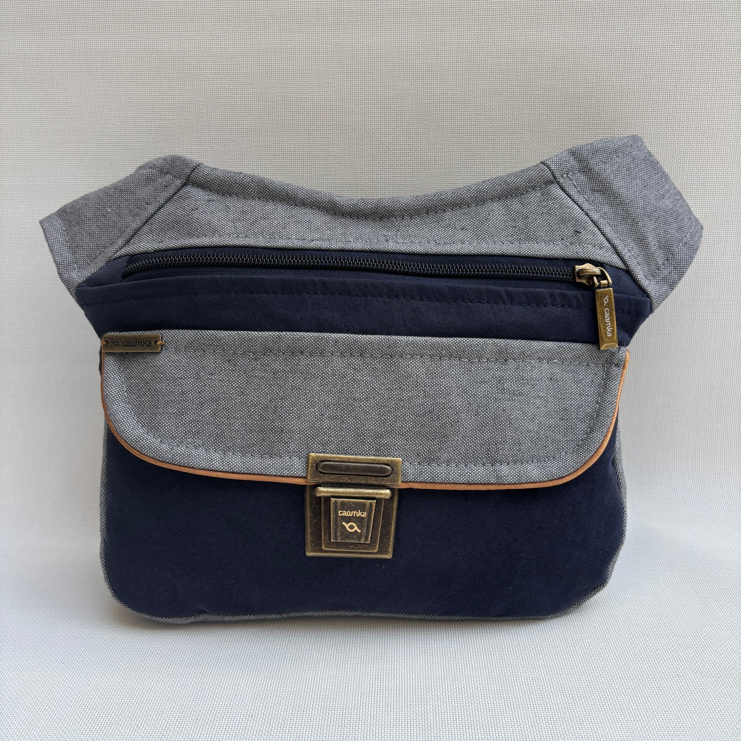 Riñonera "Blue Top" ♻️ Recycled ♻️ · Pieza Única Núm. 17768