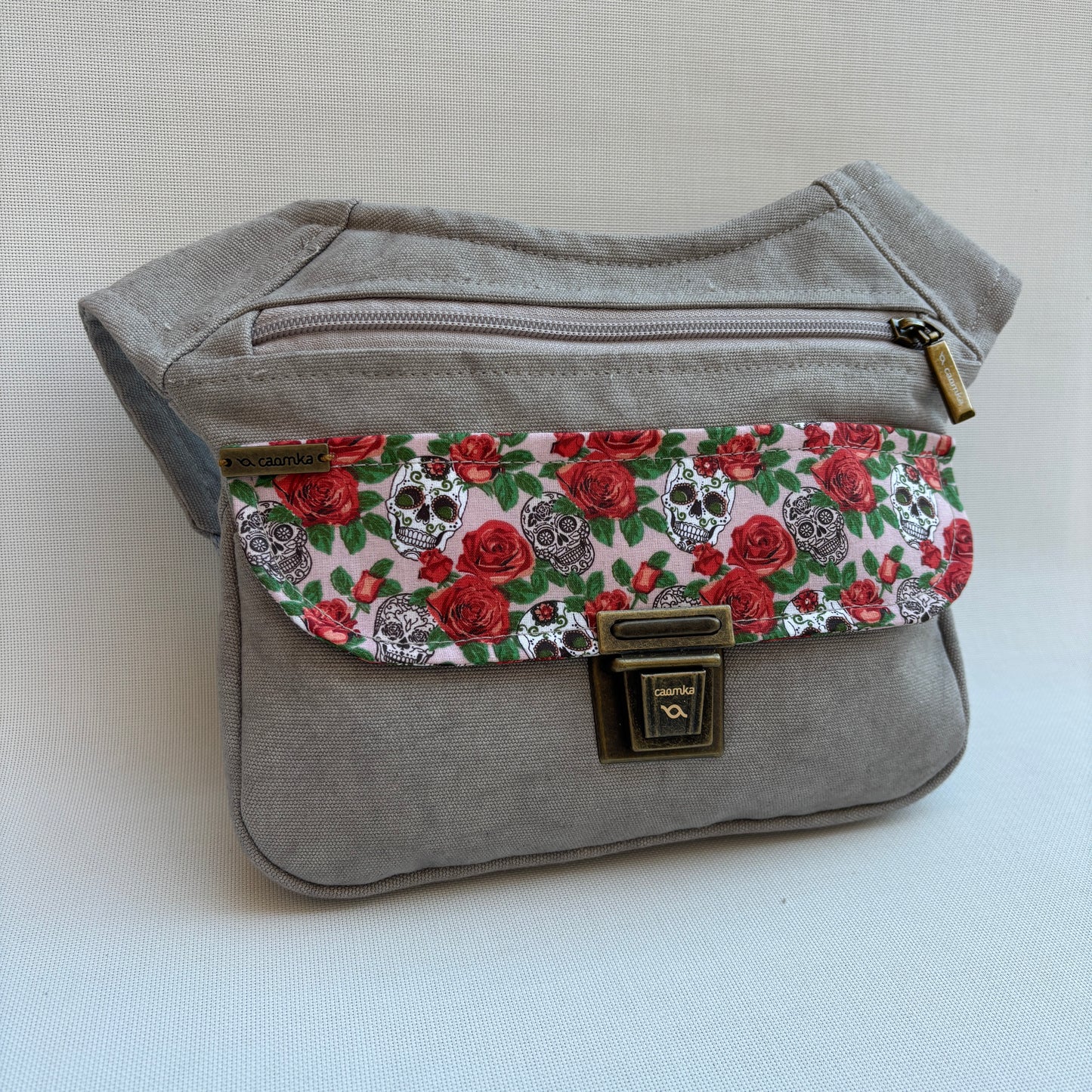 Riñonera "Special Roses & Skulls" · Pieza Única Núm. 17002