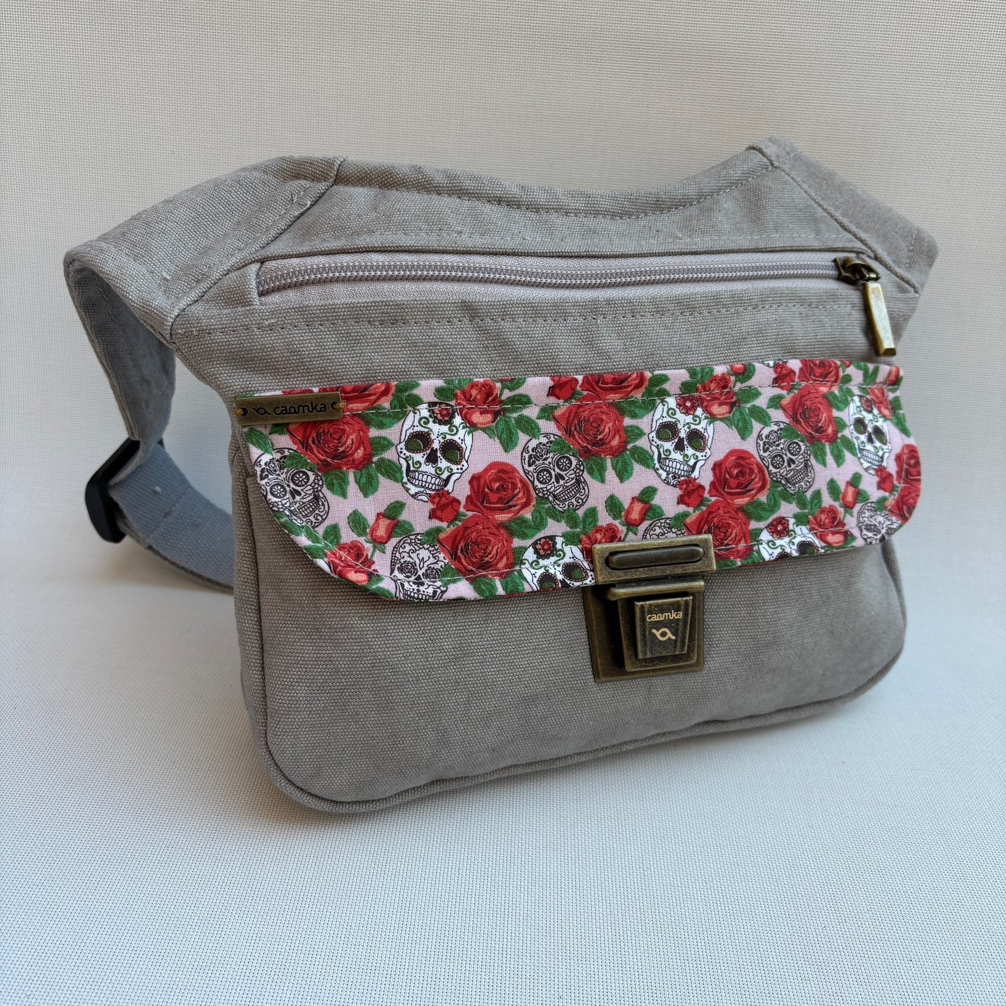 Riñonera "Special Roses & Skulls" · Pieza Única Núm. 17002