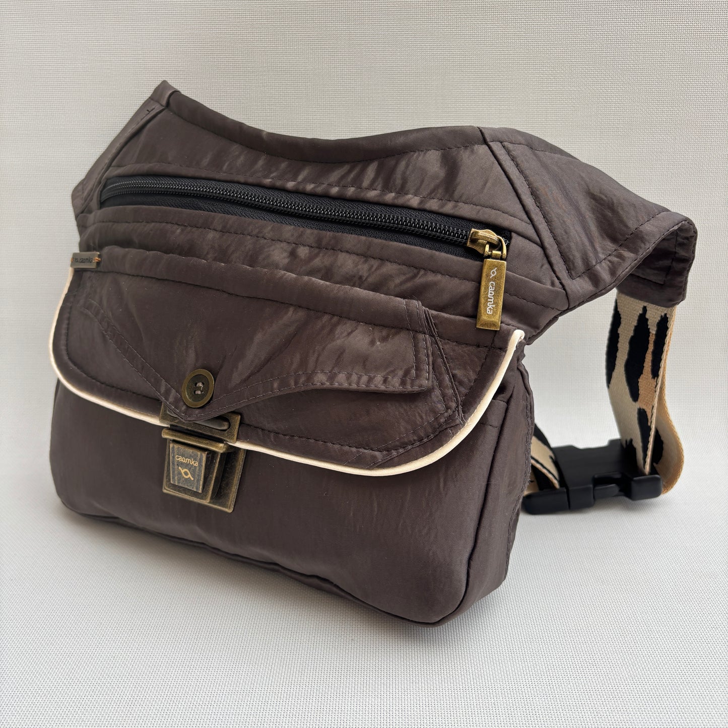 Riñonera "Sweet Brown Top" ♻️ Recycled ♻️ · Pieza Única Núm. 17772