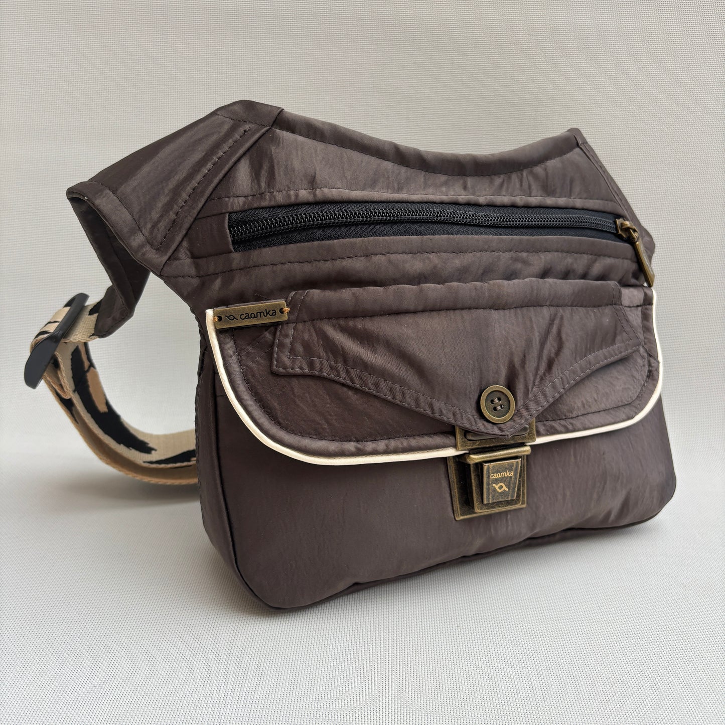 Riñonera "Sweet Brown Top" ♻️ Recycled ♻️ · Pieza Única Núm. 17772