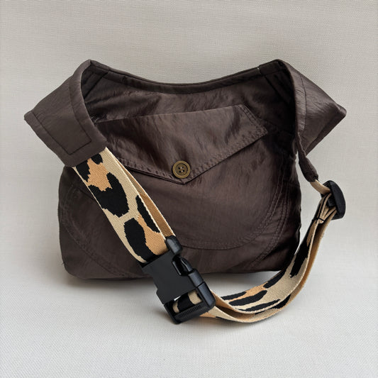 Riñonera "Sweet Brown Top" ♻️ Recycled ♻️ · Pieza Única Núm. 17772