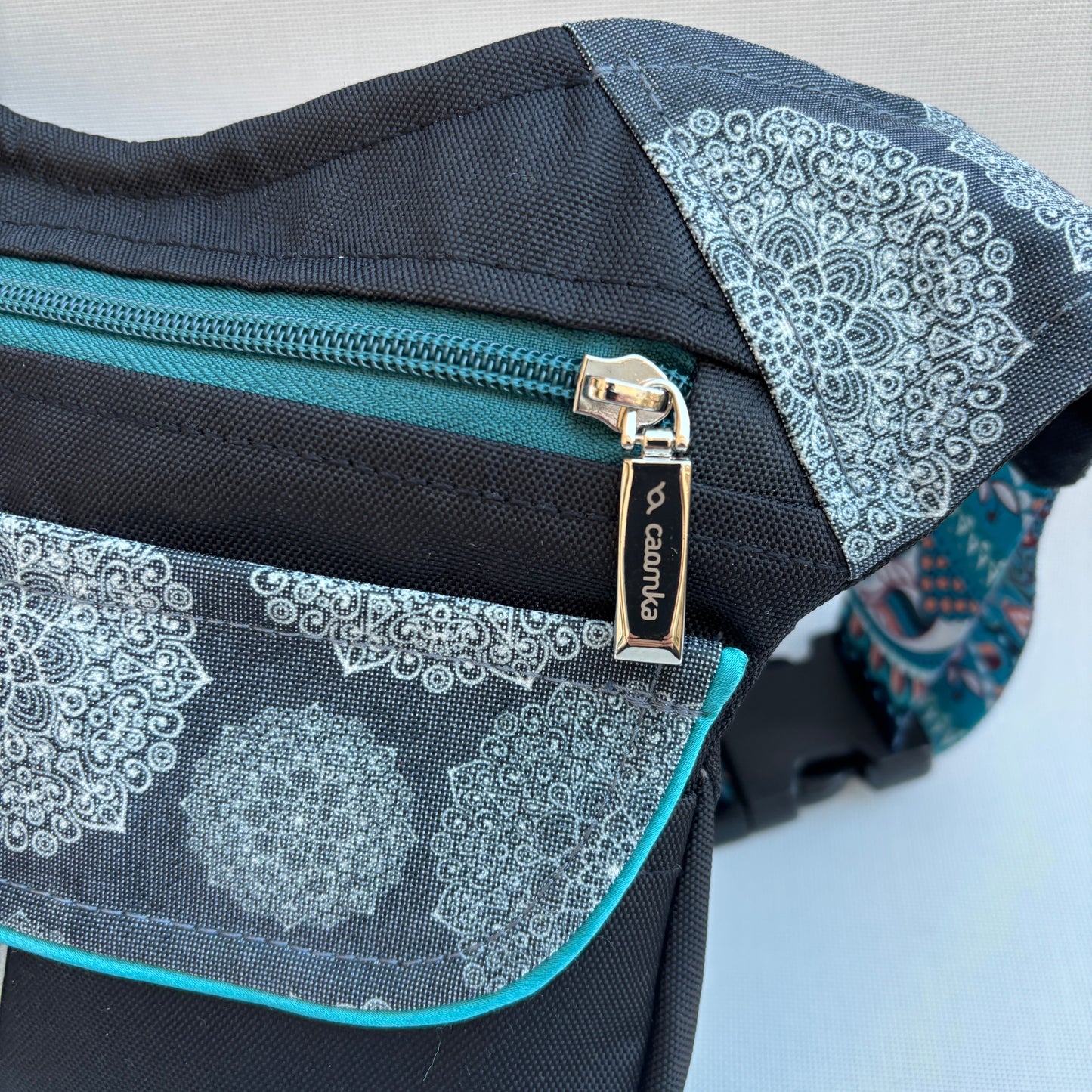 Riñonera "Special Black & Mandalas Top" · Impermeable · Pieza Única Núm. 16945
