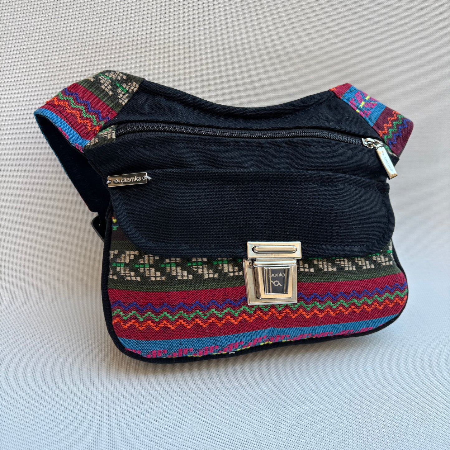 Riñonera "Special Etnical Black" + Bolsillo trasero · Pieza Única Núm. 16906