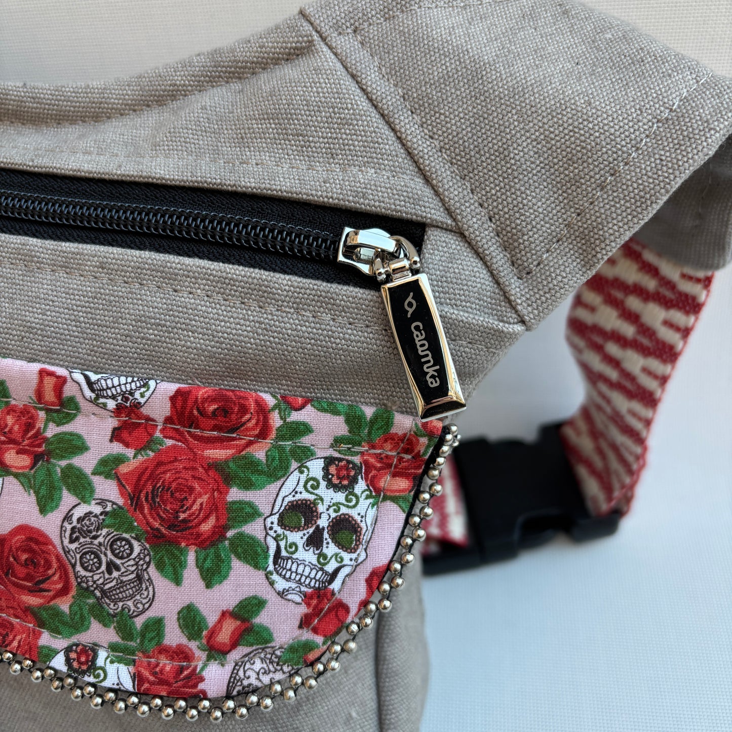 Riñonera "Special Skulls & Rosee Top" + Bolsillo trasero · Pieza Única Núm. 16907