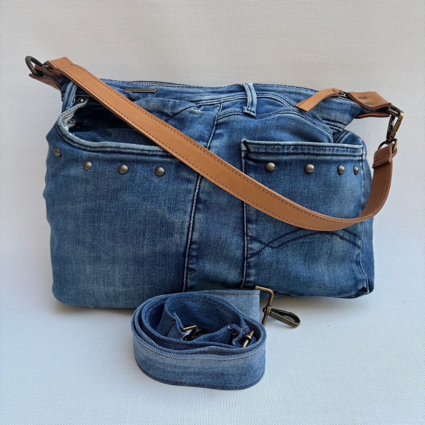Bolso, bandolera vaquero · Tomy · Multifunción · ♻️ Jeans Recycled ♻️ · Pieza Única Núm. 17750