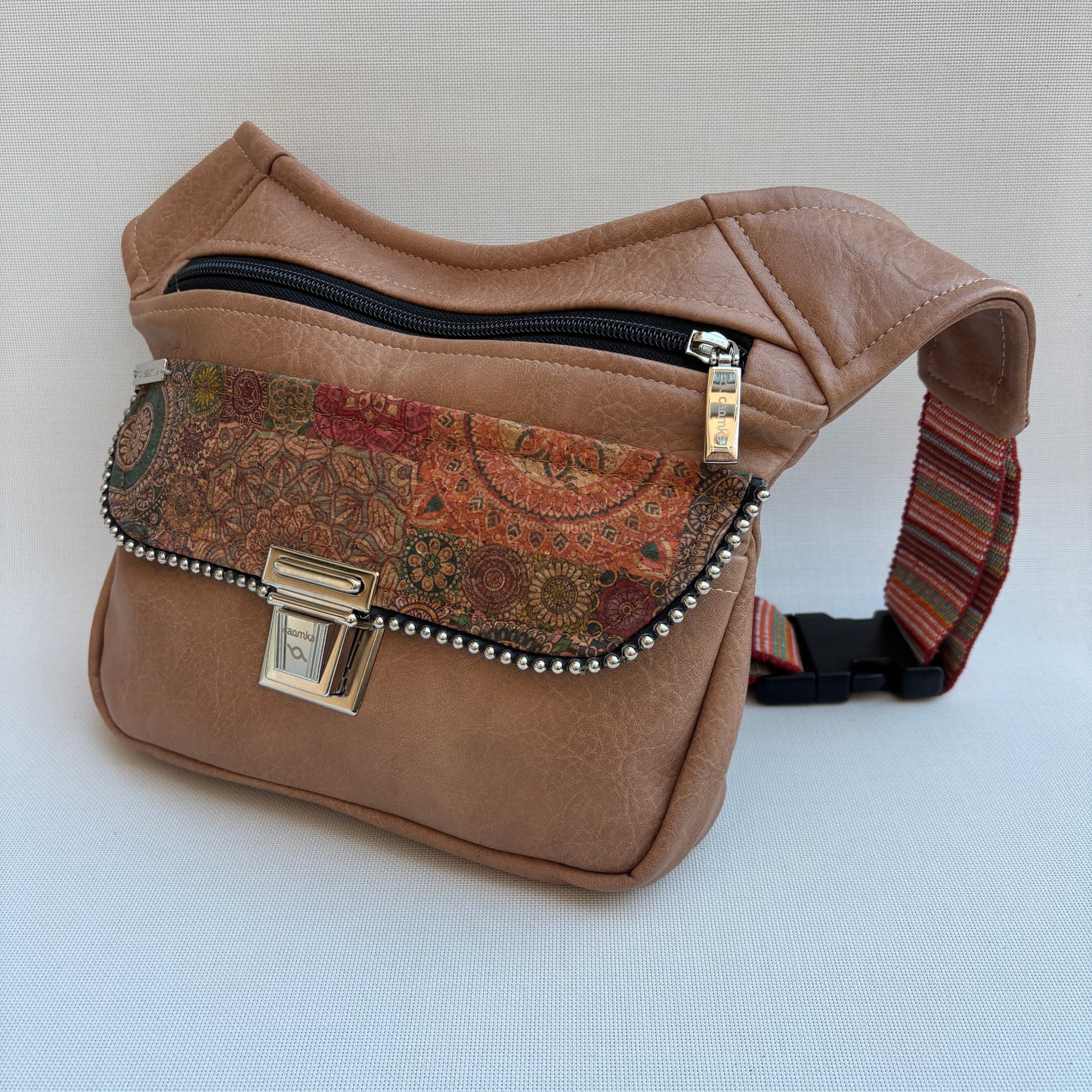 Riñonera "Special Elegant Camel Top" · Polipiel · Pieza Única Núm. 16980