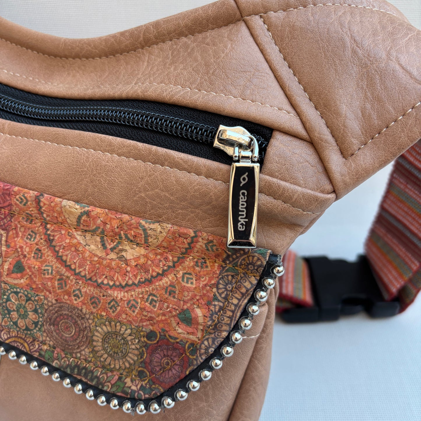 Riñonera "Special Elegant Camel Top" · Polipiel · Pieza Única Núm. 16980