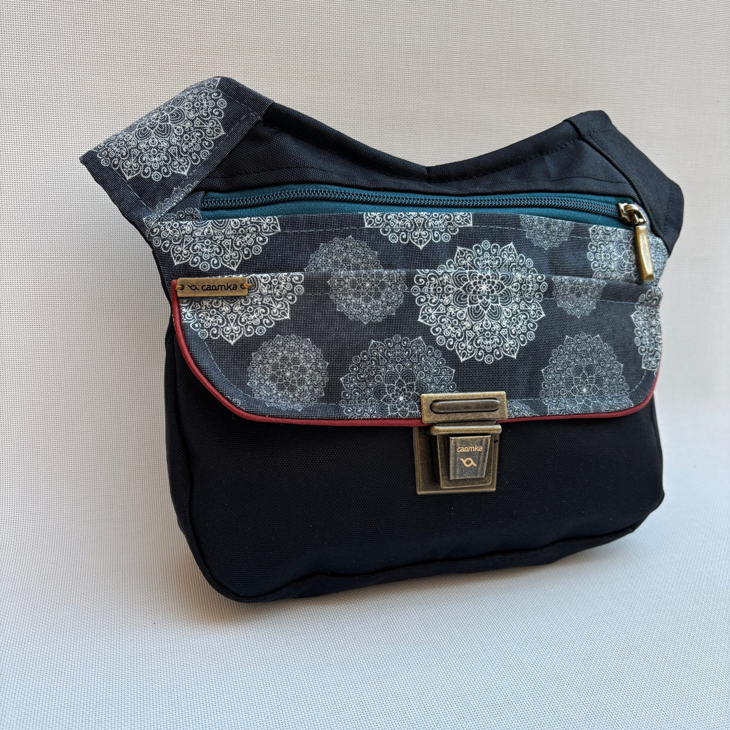 Riñonera "Special Black & Mandalas Top" · Impermeable · Pieza Única Núm. 16897