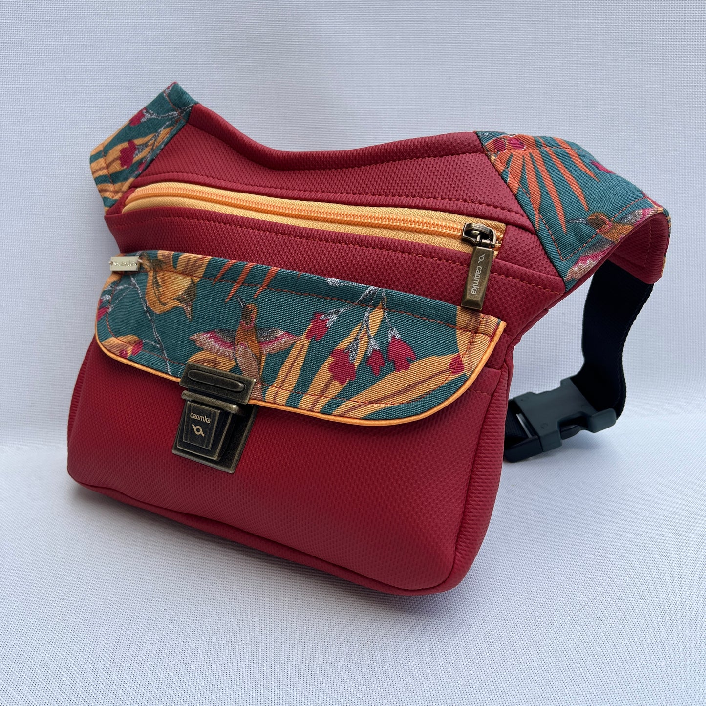 Special Red Top & Flowers + Bolsillo trasero · Polipiel Vegana · Pieza Única Núm. 13650