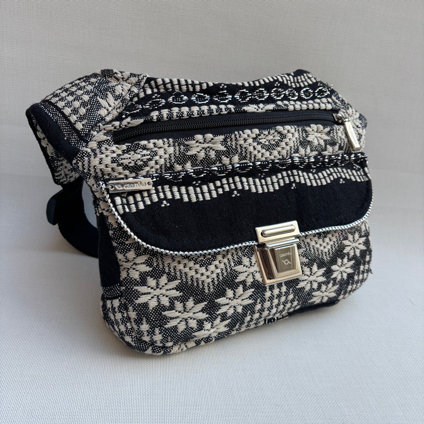 Riñonera “Special India Black & Silver” · Pieza Única Núm. 18417