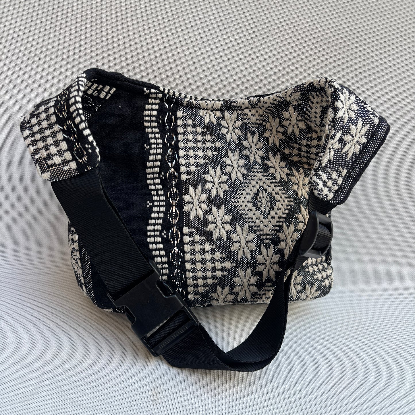 Riñonera “Special India Black & Silver” · Pieza Única Núm. 18417