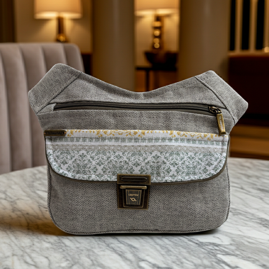 Riñonera "Elegant Wink" · Pieza Única Núm. 18383