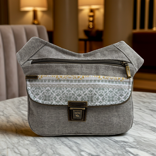 Riñonera "Elegant Wink" · Pieza Única Núm. 18383