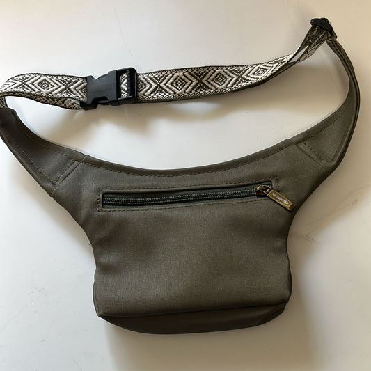 Riñonera Mini "Special Green" + Bolsillo trasero extra · Pieza Única Núm. 18461