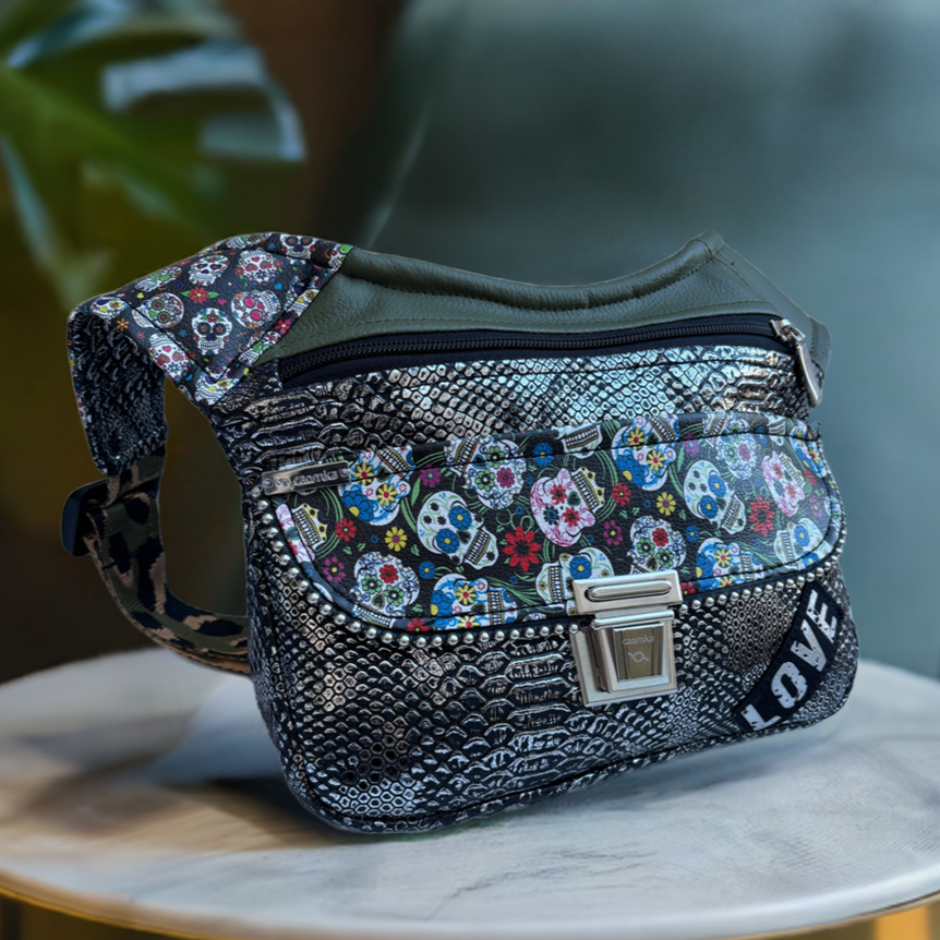 Riñonera "Special Skulls Love Top" + Bolsillo trasero · Polipiel · Pieza Única Núm. 17213